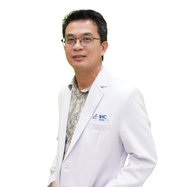 Foto dr. Edy Cahyady, Sp.PD, FINASIM